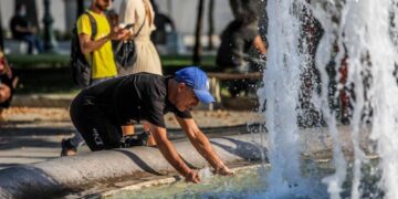 Καύσωνας «ψήνει» τη χώρα από Δευτέρα: Μέχρι 37 βαθμούς στη Μακεδονία σήμερα