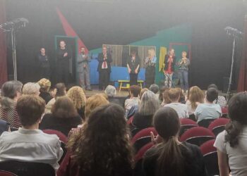 Καταχειροκροτήθηκε η παράσταση "Περπιρόπουλος ο Μέγας" του Μ. Πιτένη την Τετάρτη στο Βελβεντό