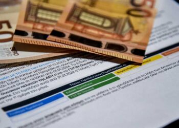 Λογαριασμοί ρεύματος: Ασύμφορα τα πράσινα τιμολόγια- Στροφή των καταναλωτών σε μπλε και κίτρινα