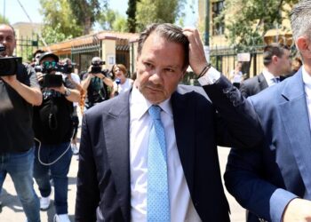 Απόστολος Λύτρας: Εκδόθηκε ένταλμα σύλληψης – Παραδόθηκε ο δικηγόρος