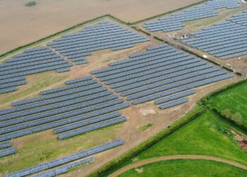 Με γοργούς ρυθμούς προχωρούν τα δύο μεγάλα φωτοβολταϊκά πάρκα ισχύος 1 GW στη Δυτική Μακεδονία από τη ΔΕΗ