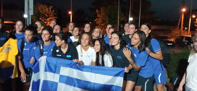 Με μουσική, αποχαιρέτησε η Ομάδα Ενηλίκων" aqua aerobic ptolemaida" την Εθνική Ομάδα Πόλο Γυναικών, που έκανε την προετοιμασία της στο Δημοτικό Κολυμβητήριο Πτολεμαΐδας ! (της Κούλας Πουλασιχίδου)