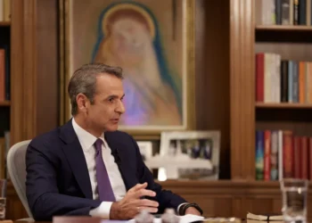 Στους υπουργούς τα ρίχνει για την εκλογική του ήττα ο Μητσοτάκης