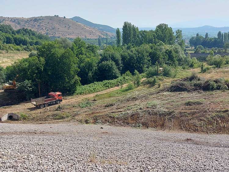 Μηλοχώρι: Ξεκίνησαν οι εργασίες καθαρισμού στο υδατοφράγμα (φωτογραφίες)