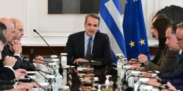 Ανασχηματισμός: Ραντεβού, τηλέφωνα και ζυμώσεις – Οι υποψήφιοι προς έξοδο και τα νέα ονόματα που ακούγονται