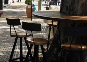 Ο μειωμένος ΦΠΑ σε delivery, take away και ταξί γίνεται μόνιμος