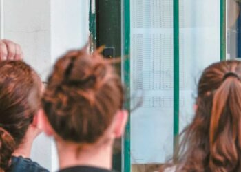 Πανελλαδικές 2024: Πού πάνε οι βάσεις – Πέφτουν κάτω από 18.000 μόρια οι Ιατρικές, χαμηλώνει 500 μόρια και το Πολυτεχνείο