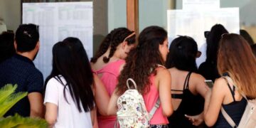 Πανελλαδικές εξετάσεις: Στις 13:00 ανακοινώνονται οι βαθμοί των μαθητών - Πού αναμένεται να κινηθούν