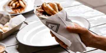 Παρ’ ολίγον τραγωδία στην Εύβοια: 13χρονος πήγε να πνιγεί με σουβλάκι