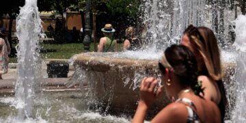 Στα ύψη η θερμοκρασία και τις επόμενες ημέρες -Η πρόγνωση μέρα-μέρα