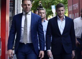 ΣΥΡΙΖΑ: Η αρχή ανατροπής δεν φάνηκε, στροφή σε κυβερνητικό πρόγραμμα