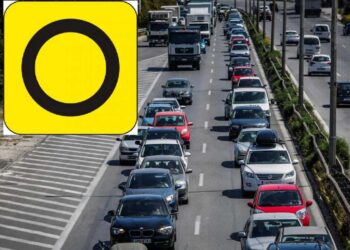 Το άγνωστο σήμα που μπερδεύει κάθε οδηγό -Πού θα το συναντήσεις, πότε πρέπει να το ακολουθήσεις