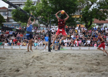 Μπορεί να μην έχουμε παραλία, έχουμε όμως Πανελλήνιο Τουρνουά beach volley FLORINA OPEN 2024 και ο κόσμος το λάτρεψε!