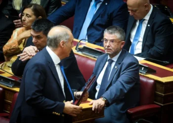 Εκτός Ελληνικής Λύσης ο Σαράκης – Τον διέγραψε ο Βελόπουλος
