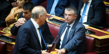 Εκτός Ελληνικής Λύσης ο Σαράκης – Τον διέγραψε ο Βελόπουλος