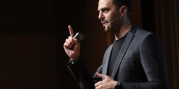 «Χάρη πάμε;»- O Χριστοδουλάκης στηρίζει Δούκα για την ηγεσία του ΠΑΣΟΚ