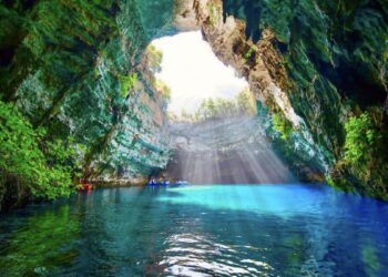 Σπήλαιο Μελισσάνης - Κεφαλονιά (φωτό: Enjoy Greece)