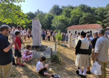 (φωτό) Η Βλάστη γιόρτασε με ευλάβεια, παραδοσιακές φορεσιές και κατάθεση στεφάνων τη γιορτή του Προφήτη Ηλία