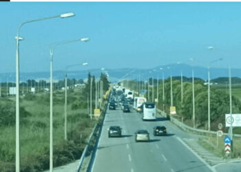 Θεσσαλονίκη: «Ουρά» 4 χλμ. στα διόδια Μαλγάρων