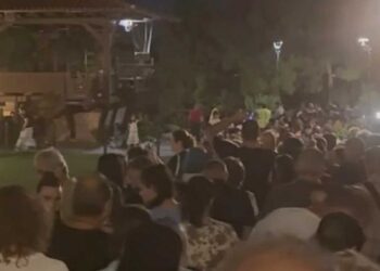 Άγιος Παϊσιος - Σουρωτή: Χιλιάδες στην αγρυπνία για τη γιορτή σήμερα - Λυγίζουν στον τάφο του (βίντεο)