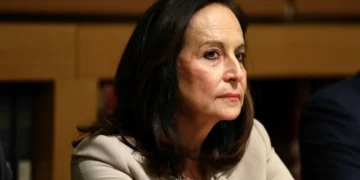 Η Άννα, η δημοσκόπηση και η υποψηφιότητα