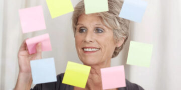 Άνοια: Πέντε μικρά σημάδια που προμηνύουν έναν μεγάλο κίνδυνο