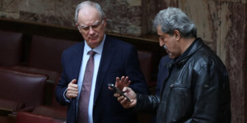 Άστραψε και βρόντηξε ο Τασούλας: «Χυδαίος ζήτουλας προσοχής ο Πολάκης» -Του κόβει τη μισή βουλευτική αποζημίωση [βίντεο]