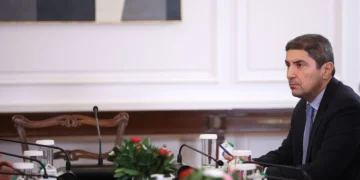 Διαγραφή Αυγενάκη από ΝΔ: «Ζήτησα δημοσίως συγγνώμη- Παραμένω βουλευτής Ηρακλείου» απαντά ο πρώην υπουργός