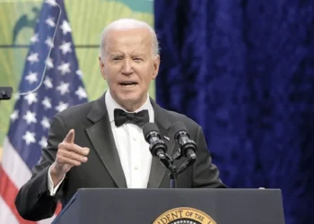 Μπάιντεν: «Είμαι η πρώτη μαύρη γυναίκα που υπηρέτησε με μαύρο πρόεδρο»