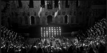 Coldplay: Κυκλοφόρησε το εντυπωσιακό βιντεοκλίπ που γυρίστηκε στο Ηρώδειο