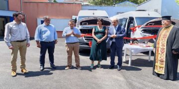 Δύο νέα λεωφορεία παρέλαβαν το ΚΕΚ ΑμεΑ Κοζάνης και το Ειδικό Εργαστήρι Πτολεμαΐδας