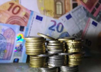 ΕΦΚΑ: Αναγκάζεται σε επιστροφή εισφορών για χιλιάδες ασφαλισμένους