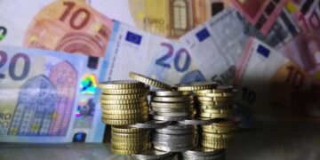 ΕΦΚΑ: Αναγκάζεται σε επιστροφή εισφορών για χιλιάδες ασφαλισμένους