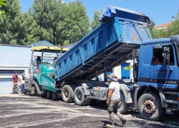 Έγινε «κούκλα» ο προαύλιος χώρος του ΚΔΑΠ-ΜΕΑ Δήμου Κοζάνης μετά την ασφαλτόστρωση του