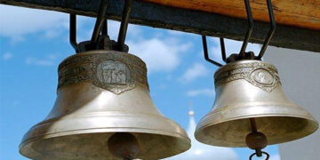 Ιερά Σύνοδος: “Προτρέπει να κυματίσουν μεσίστιες οι σημαίες και να ηχήσουν πένθιμα οι καμπάνες των ναών” αύριο Σάββατο