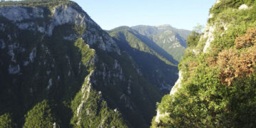 Εξόρμηση στον Όλυμπο και κολύμπι στη θάλασσα από τον ΣΕΟ Κοζάνης
