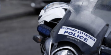 «Γέφυρα σωτηρίας» από αστυνομικούς της ΔΙ.ΑΣ για 6χρονο που υπέστη αλλεργικό σοκ