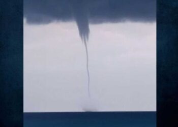 Εντυπωσιακό φαινόμενο στη Χαλκιδική - Σχηματίστηκε υδροσίφωνας