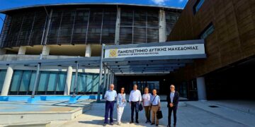 Εντυπωσιασμένοι οι Άννα Διαμαντοπούλου και ο Γρηγόρης Στεφανόπουλος από το Πανεπιστήμιο Δυτικής Μακεδονίας