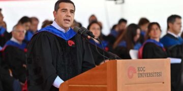 Eπίτιμος Διδάκτορας του Πανεπιστημίου Koc ανακηρύχθηκε ο πρώην πρωθυπουργός Αλέξης Τσίπρας