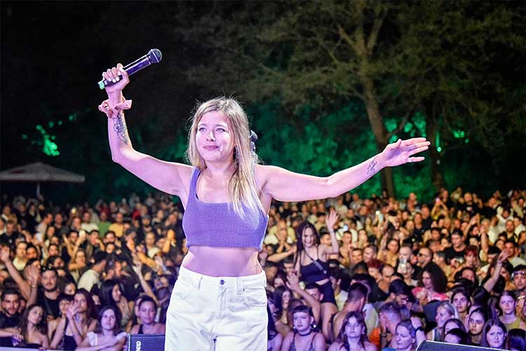 Επιτυχημένη Έναρξη της Fiesta Voio: Μια Νύχτα Μουσικής και Διασκέδασης (Φωτογραφίες)