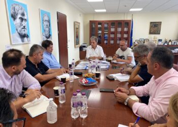 «Πράσινο χωριό» σε εξέλιξη- Σύσκεψη για το έργο εγκατάστασης φωτοβολταϊκών στις κατοικίες της Ακρινής