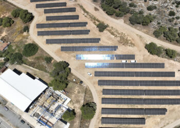 HELLENiQ ENERGΥ: Δημιουργία του πρώτου Φ/Β σταθμού αυτοπαραγωγής σε βιομηχανική της εγκατάσταση