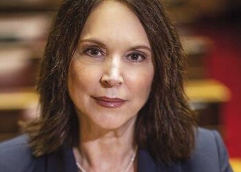 «Καλλιόπη Βέττα: Η θεωρία της ατομικής ευθύνης, ακόμα και για τις ανθρώπινες ζωές και περιουσίες, μαζί με τις νεοφιλελεύθερες εξυπηρετήσεις των μεγάλων συμφερόντων είναι η πυξίδα της κυβέρνησης – Κοινοβουλευτική ομιλία»