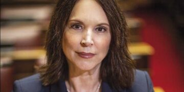 «Καλλιόπη Βέττα: Η θεωρία της ατομικής ευθύνης, ακόμα και για τις ανθρώπινες ζωές και περιουσίες, μαζί με τις νεοφιλελεύθερες εξυπηρετήσεις των μεγάλων συμφερόντων είναι η πυξίδα της κυβέρνησης – Κοινοβουλευτική ομιλία»