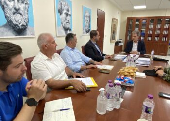 «Φέρτε συγκεκριμένες προτάσεις»- Κάλεσμα του Υφυπουργού Άμυνας στους Δήμους Κοζάνης και Σερβίων για την παραχώρηση στρατοπέδων- Κοκκαλιάρης: «Δεν υπήρξε ποτέ κάτι τεκμηριωμένο, το σχεδιάζουμε»- Αμανατίδης: «Επωφελής λύση για όλους»