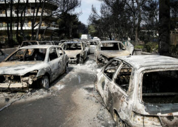 Μάτι, 6 χρόνια μετά: Οι συγγενείς των 104 νεκρών και οι επιζώντες ζητούν δικαιοσύνη