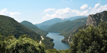 Μια βόλτα στις όχθες του Αλιάκμονα -Μαγευτικές εικόνες