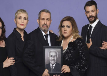 “Νύχτες Θεάτρου” στην Κοζάνη: Η “sold out” κωμωδία «Μπαμπάδες με Ρούμι» την Τετάρτη 24 Ιουλίου