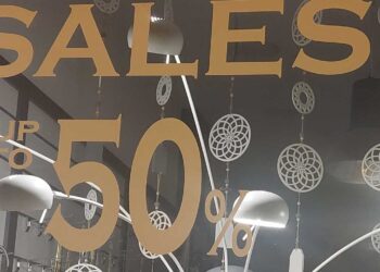 Πανέτοιμα τα εμπορικά καταστήματα για τις Θερινές Εκπτώσεις , πριν από την Πρεμιέρα τους τη Δευτέρα 8 Ιουλίου ! (της Κούλας Πουλασιχίδου)